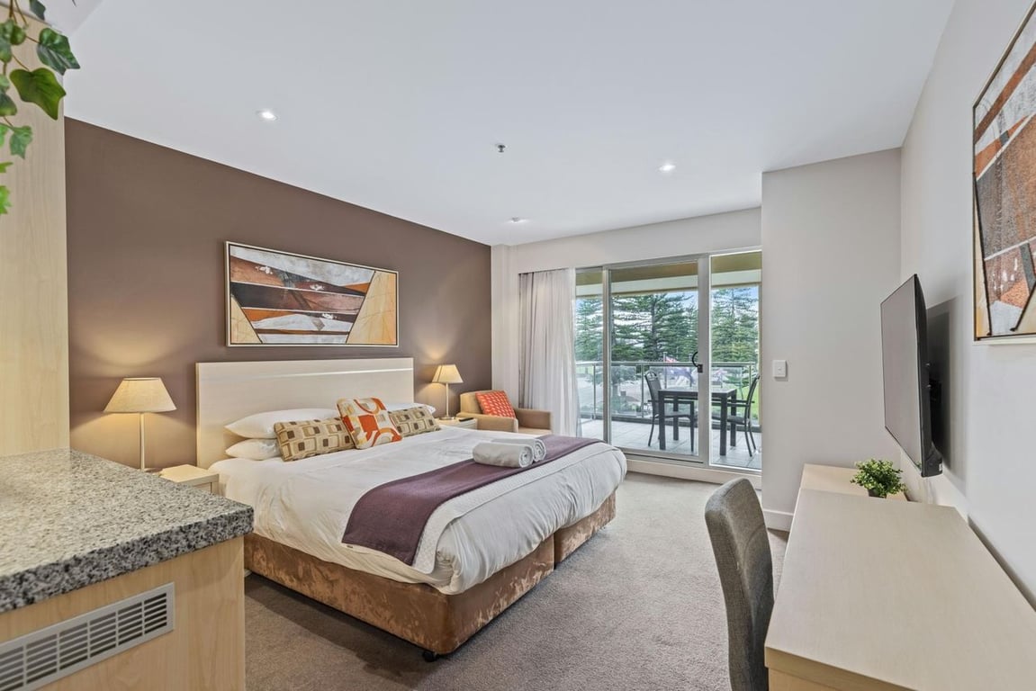 Furnished 1 Bedroom House in Glenelg