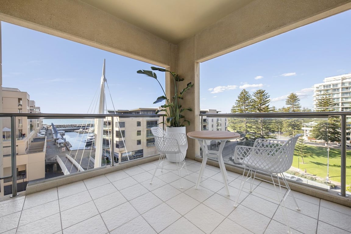 Furnished 1 Bedroom House in Glenelg