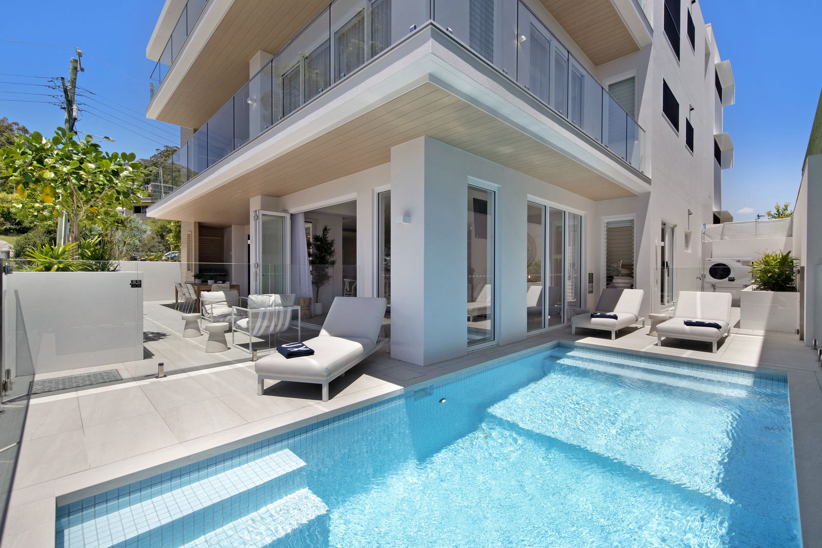 Furnished 3 Bedroom Apartment in Burleigh Heads