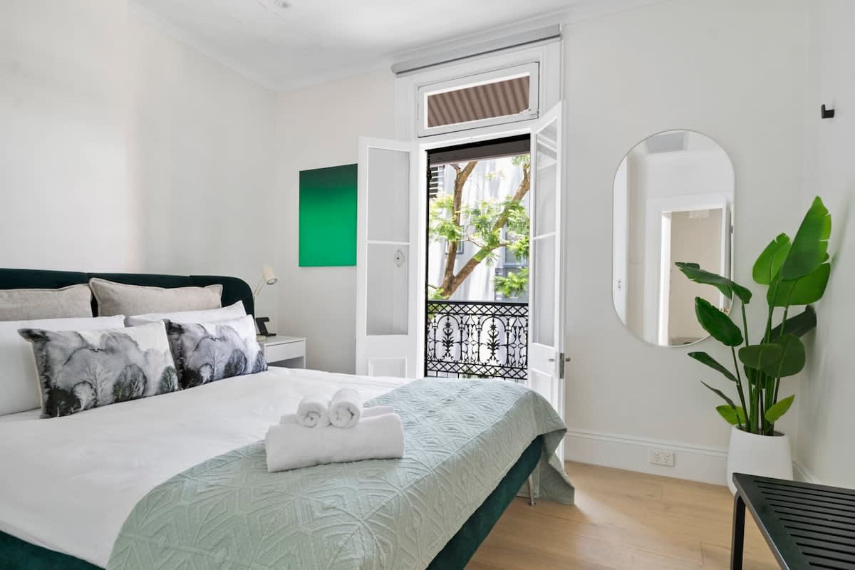 Furnished 2 Bedroom House in Surry Hills