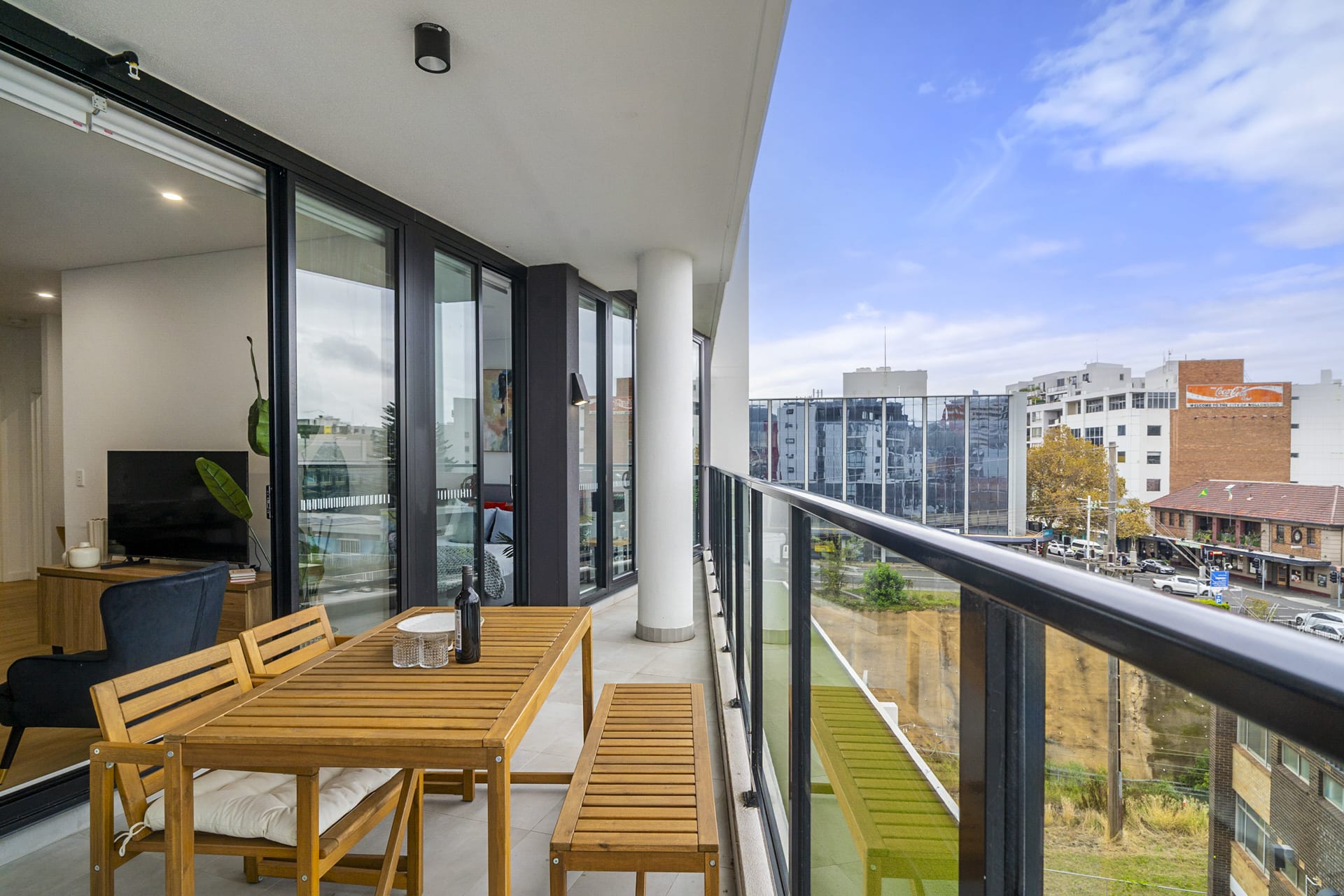 Furnished 2 Bedroom Apartment in Wollongong