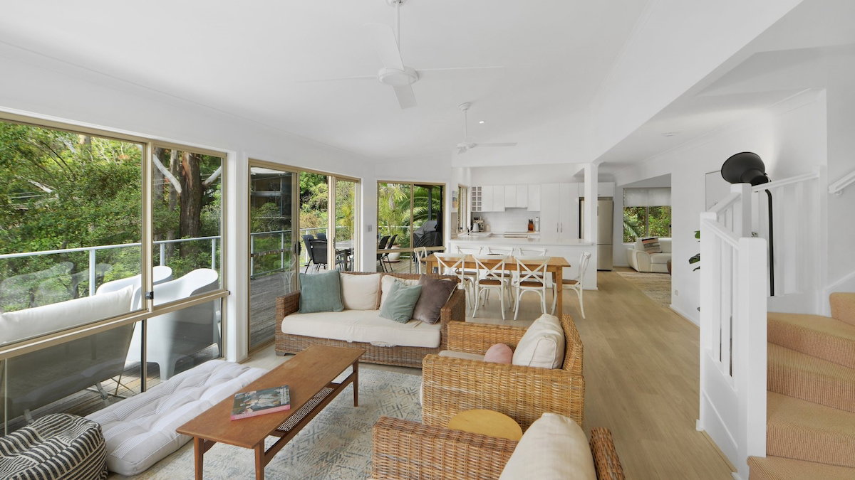 Furnished 5 Bedroom Rental in Avoca Beach