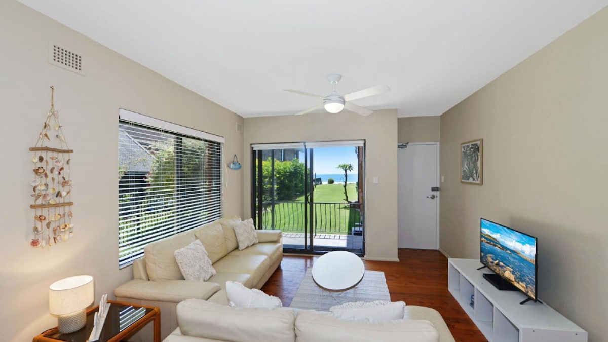 Furnished 2 Bedroom House in Avoca Beach