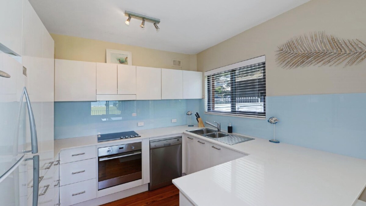 Furnished 2 Bedroom House in Avoca Beach