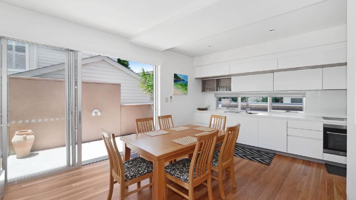 Furnished 3 Bedroom House in Avoca Beach