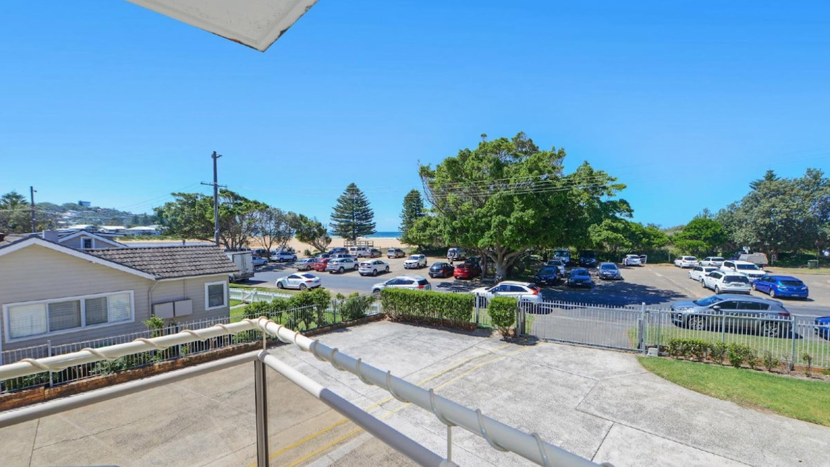 Furnished 2 Bedroom House in Green Point