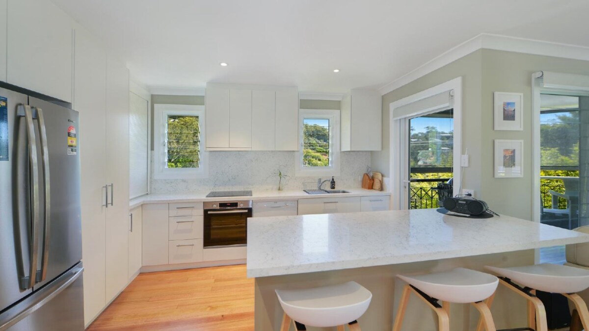 Furnished 3 Bedroom House in Avoca Beach