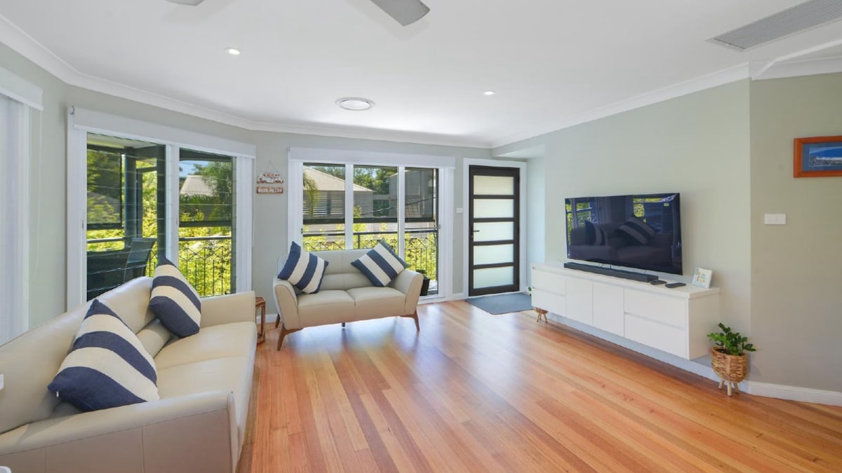 Furnished 3 Bedroom House in Avoca Beach