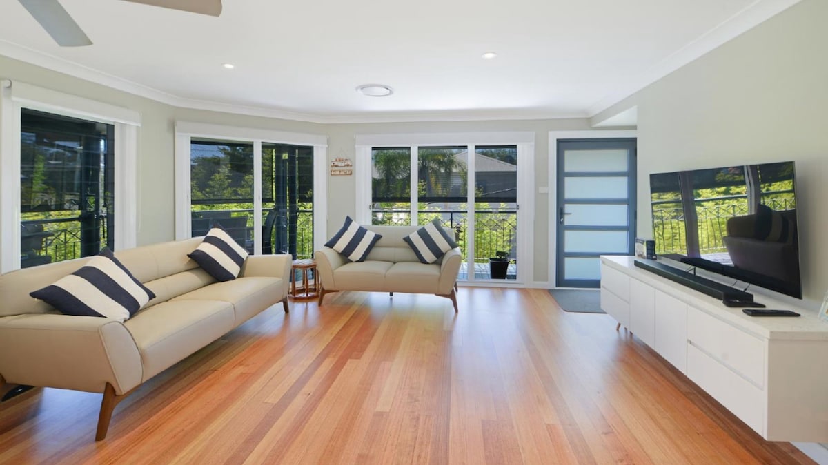 Furnished 3 Bedroom House in Avoca Beach