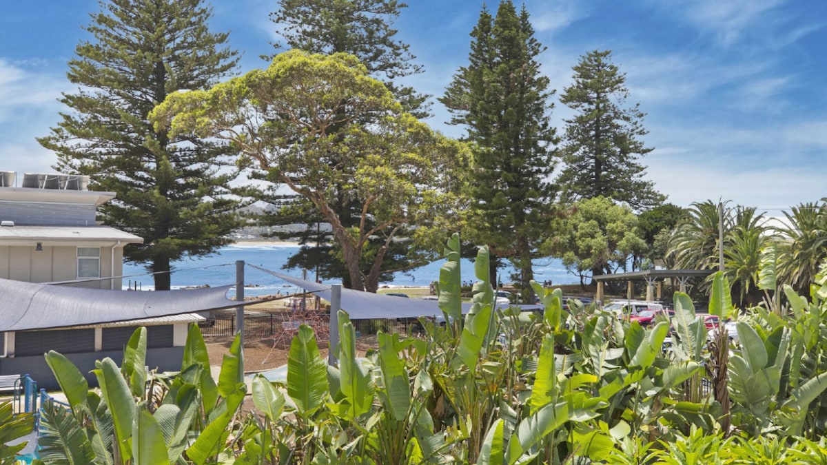 Furnished 4 Bedroom House in Avoca Beach