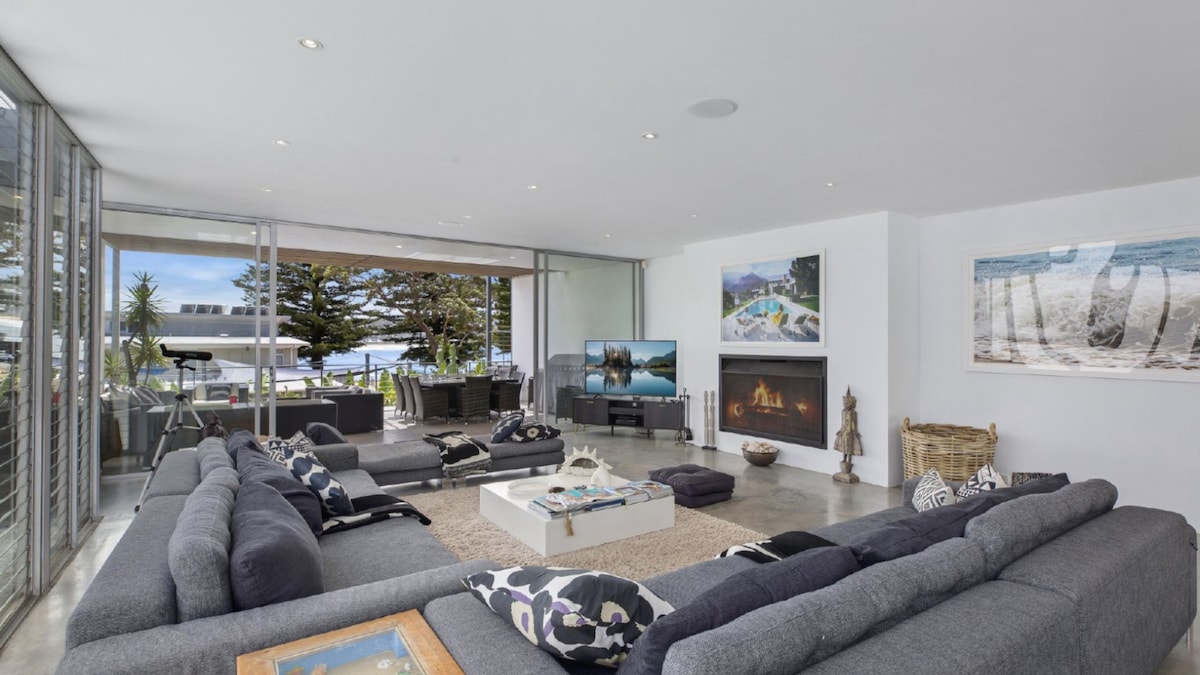 Furnished 4 Bedroom House in Avoca Beach