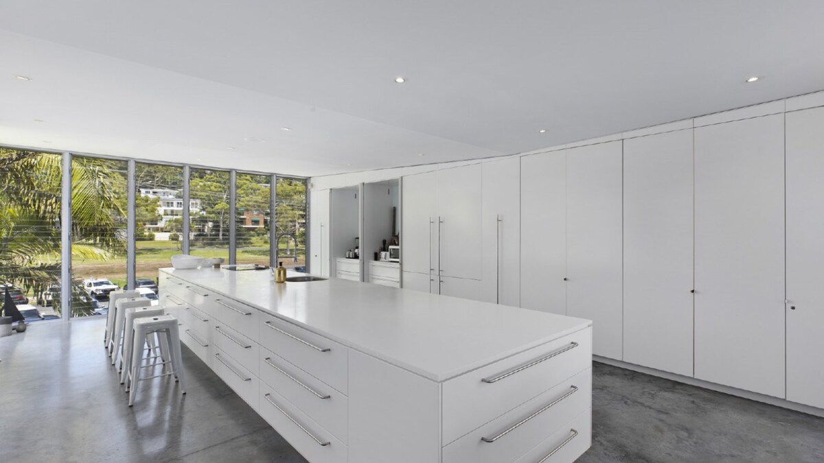 Furnished 4 Bedroom House in Avoca Beach