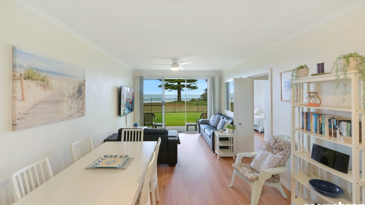 Furnished 2 Bedroom House in Avoca Beach