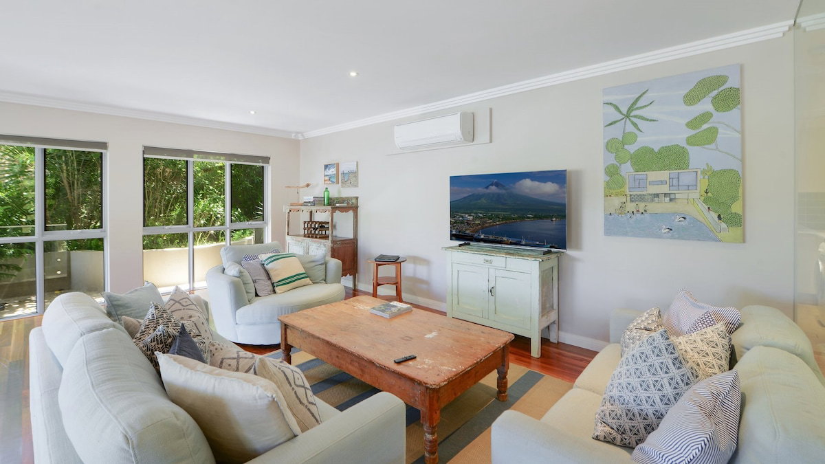 Furnished 4 Bedroom House in Avoca Beach