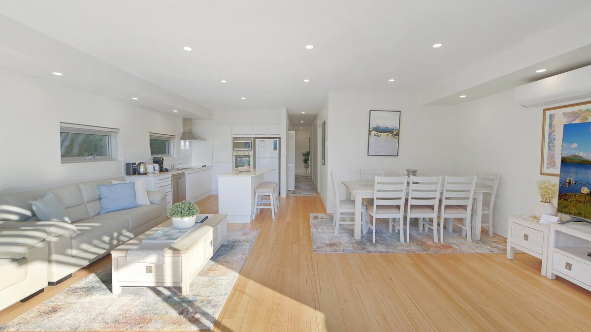 Furnished 3 Bedroom House in Avoca Beach