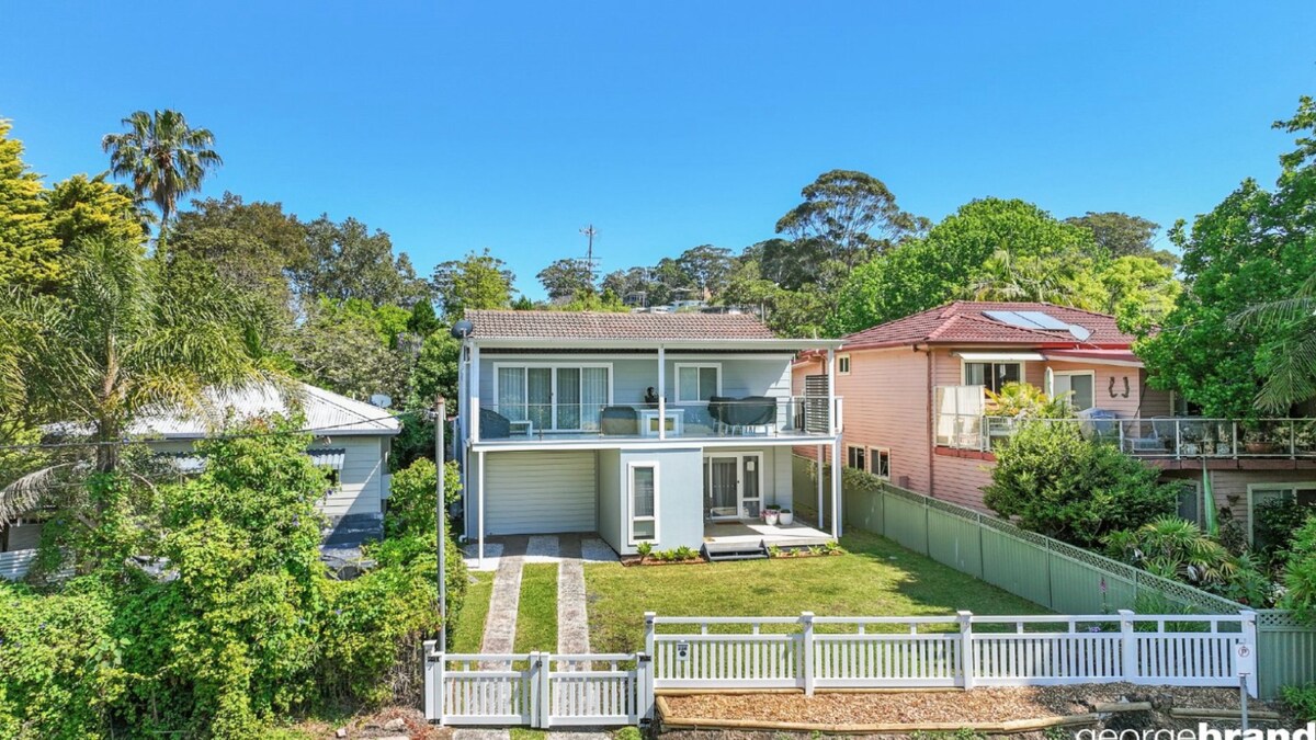 Furnished 3 Bedroom House in Avoca Beach