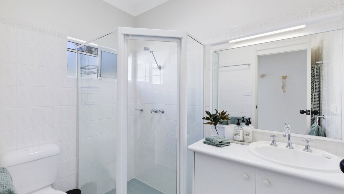 Furnished 2 Bedroom House in Avoca Beach