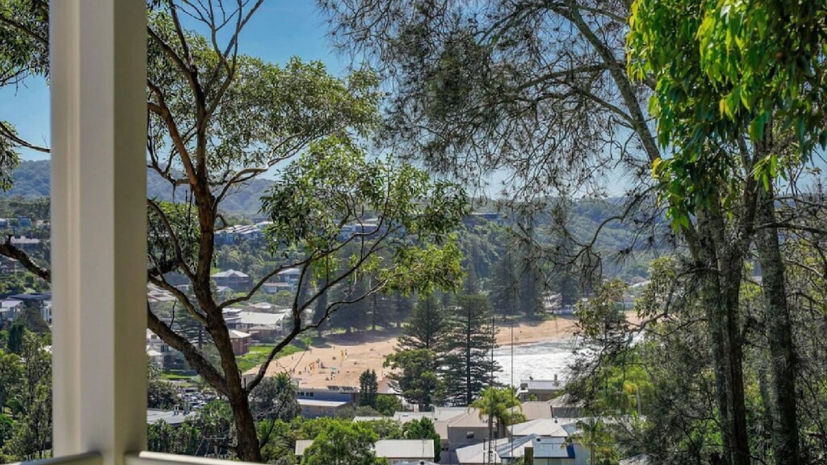 Furnished 3 Bedroom House in Avoca Beach