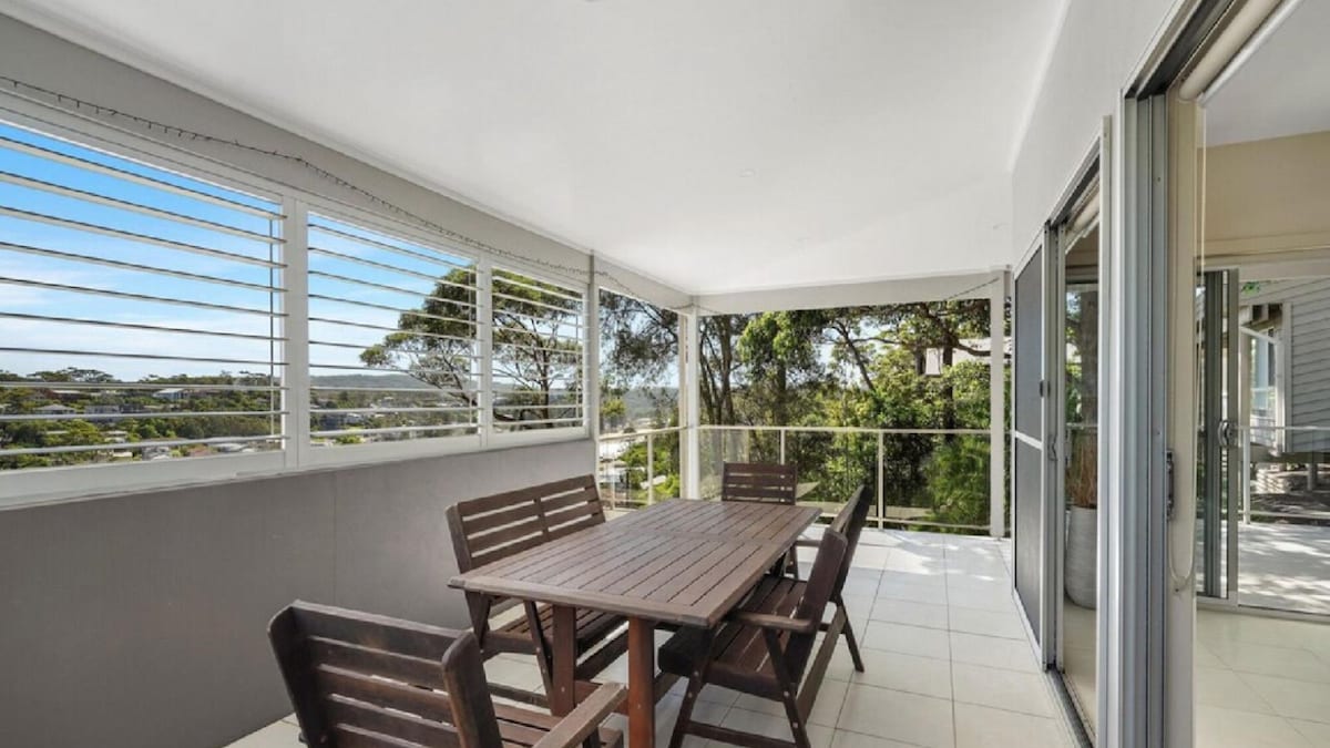 Furnished 3 Bedroom House in Avoca Beach