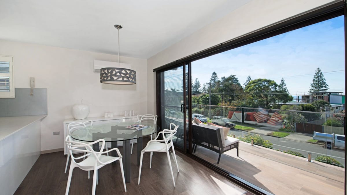 Furnished 2 Bedroom Rental in Avoca Beach