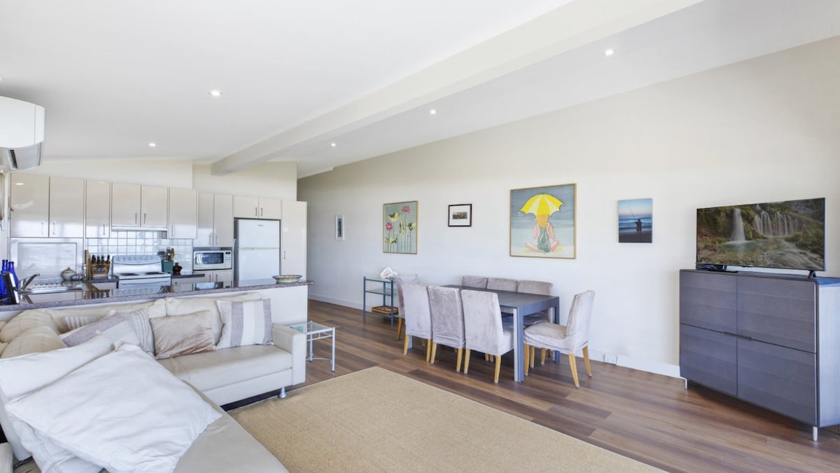 Furnished 2 Bedroom House in Avoca Beach