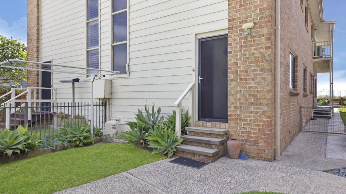 Furnished 2 Bedroom House in Avoca Beach