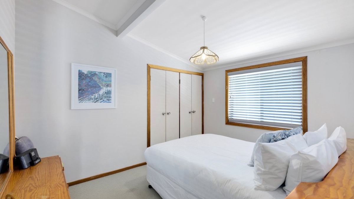Furnished 2 Bedroom House in Avoca Beach
