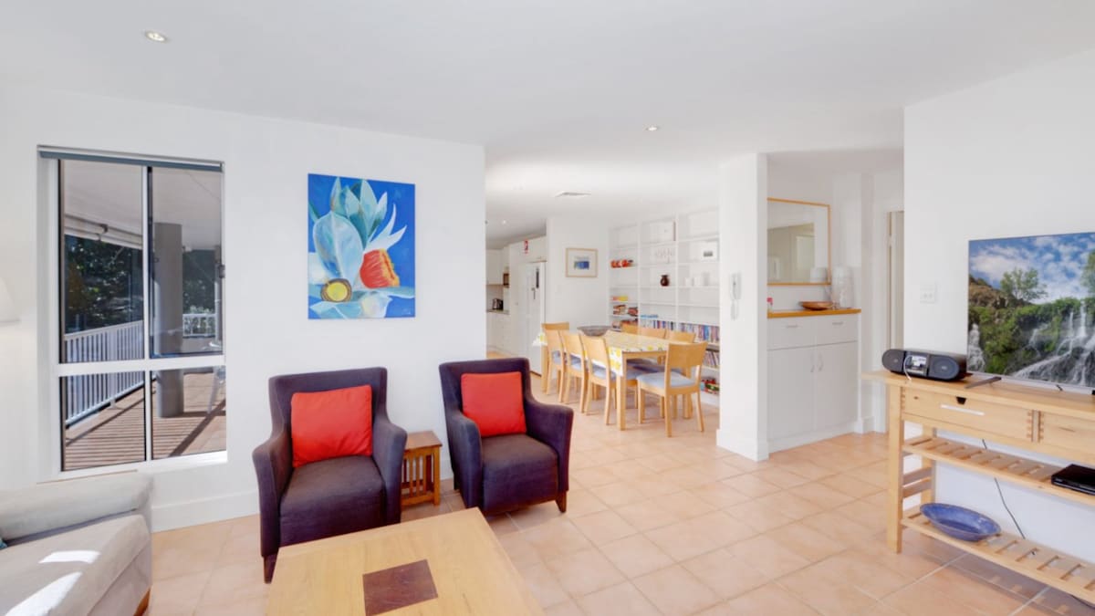 Furnished 3 Bedroom House in Avoca Beach