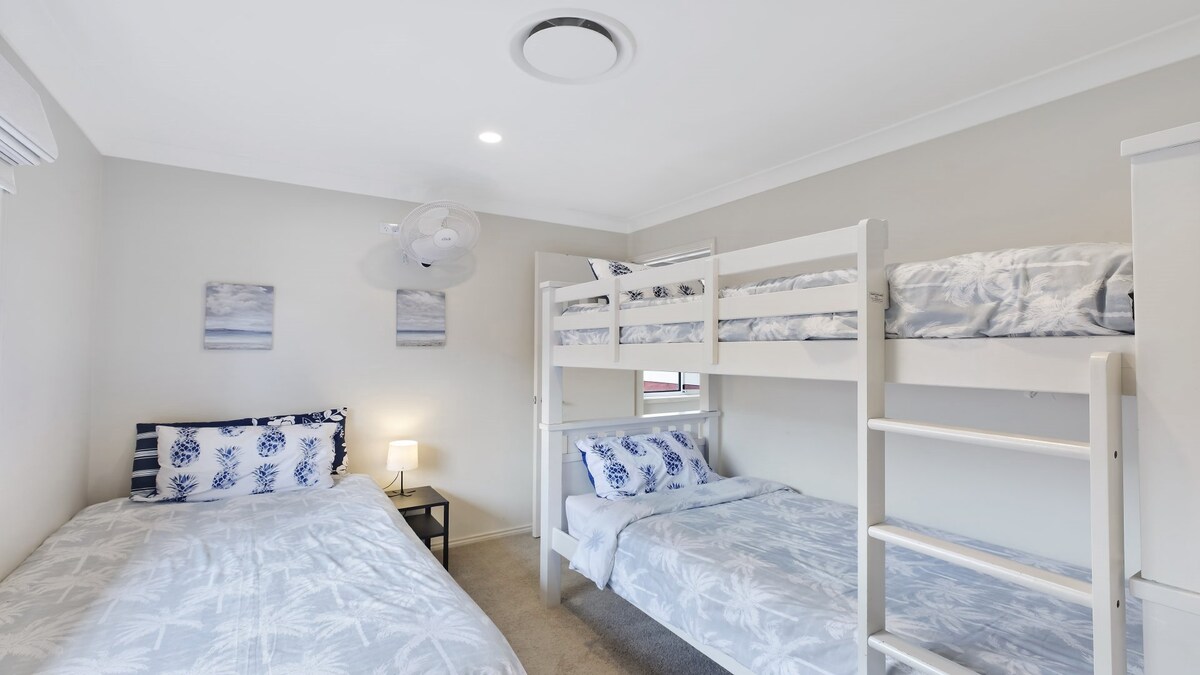 Furnished 3 Bedroom House in Avoca Beach