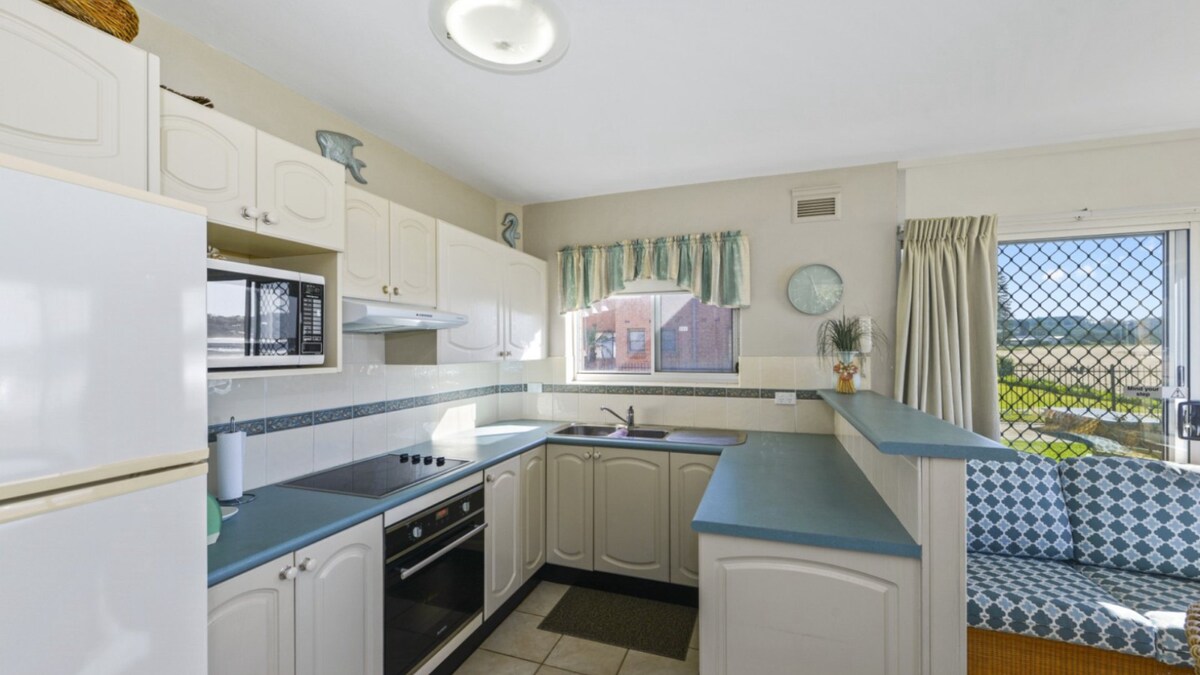 Furnished 2 Bedroom House in Avoca Beach