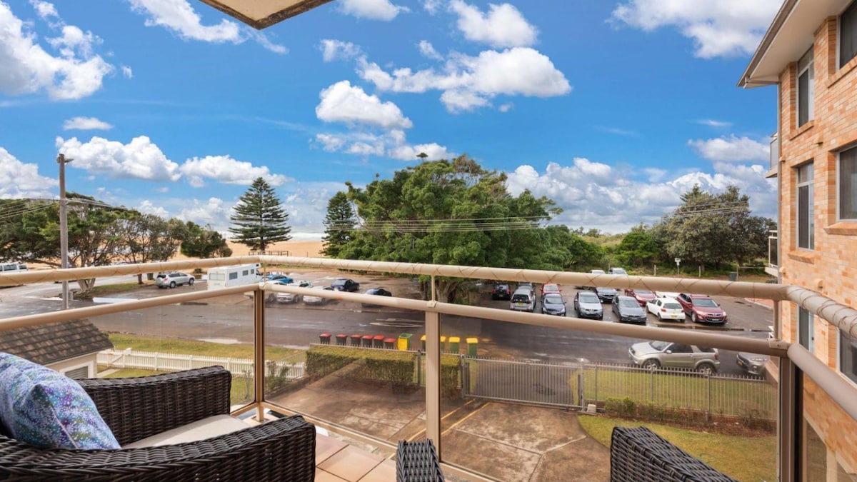 Furnished 2 Bedroom House in Avoca Beach