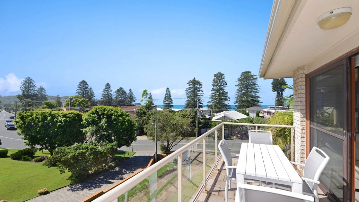Furnished 3 Bedroom House in Avoca Beach
