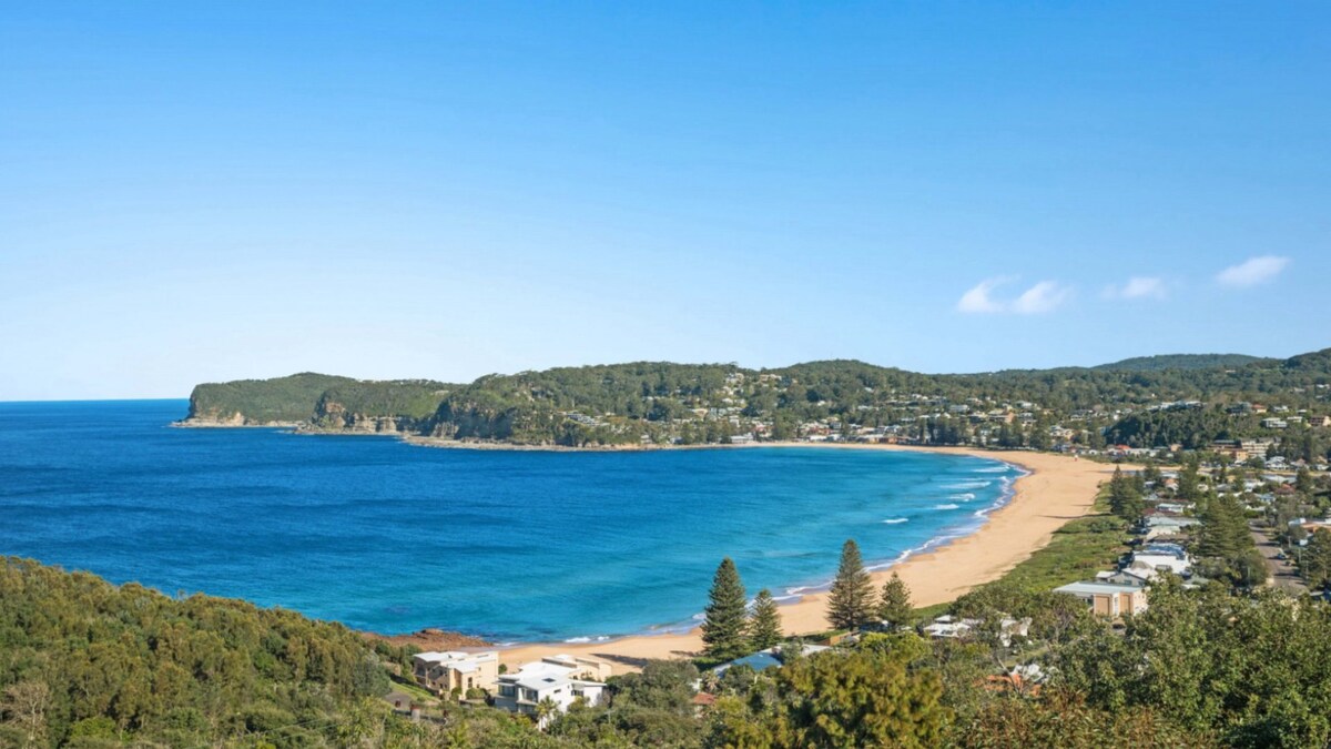 Furnished 4 Bedroom House in North Avoca