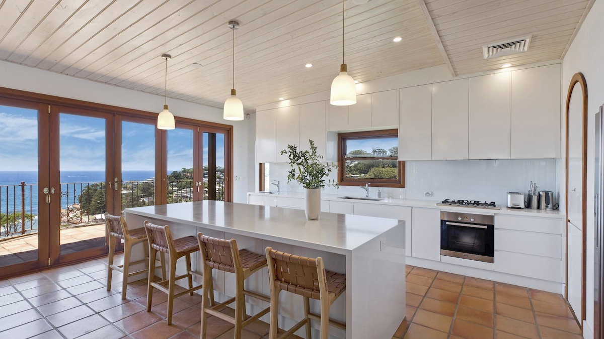 Furnished 5 Bedroom House in Avoca Beach