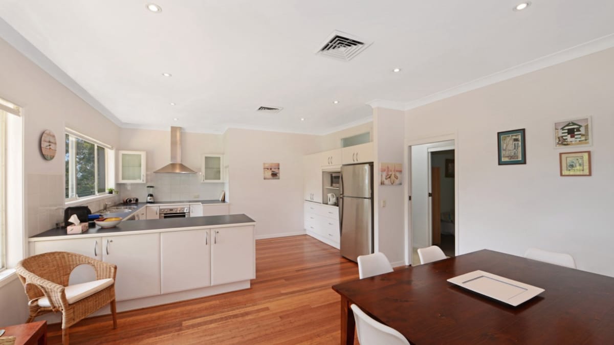Furnished 5 Bedroom House in Avoca Beach