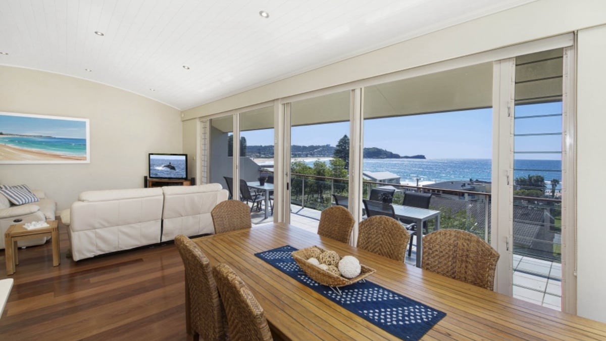 Furnished 5 Bedroom House in Avoca Beach