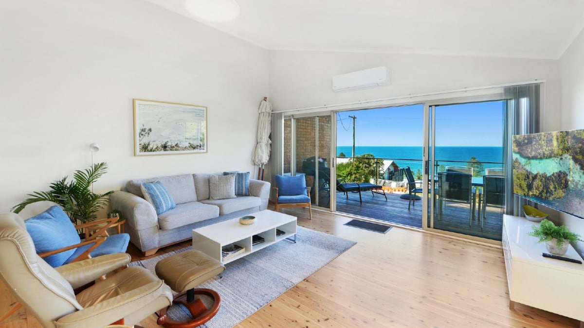 Furnished 3 Bedroom House in Avoca Beach