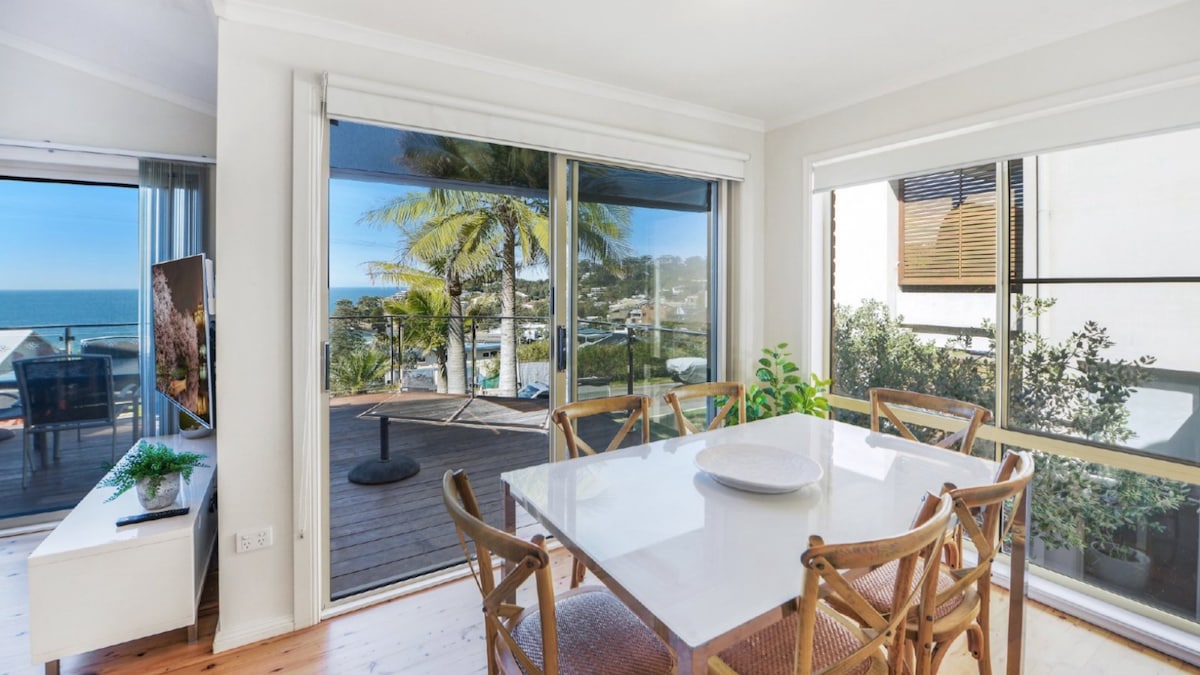 Furnished 3 Bedroom House in Avoca Beach