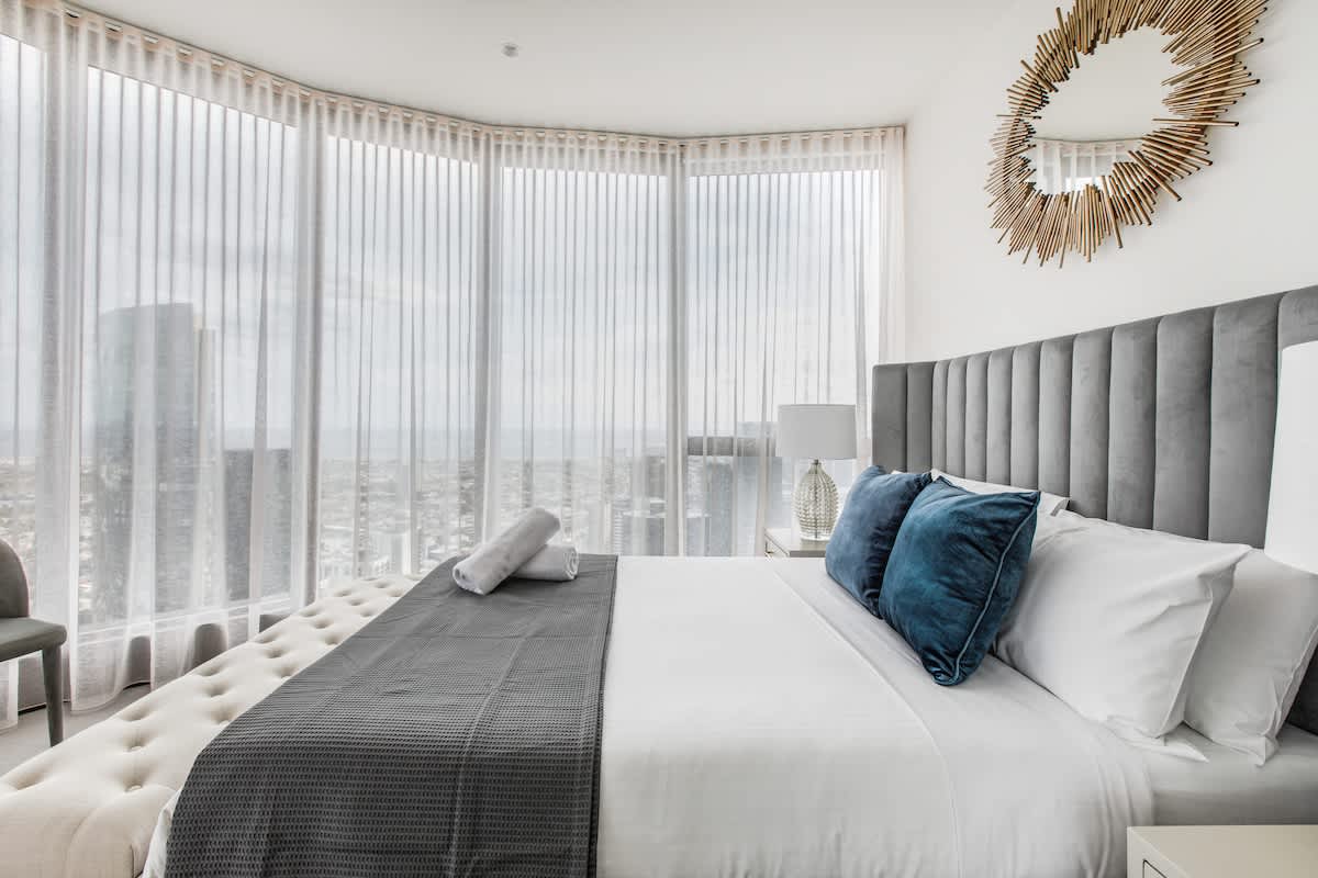 Furnished 2 Bedroom Rental in Southbank