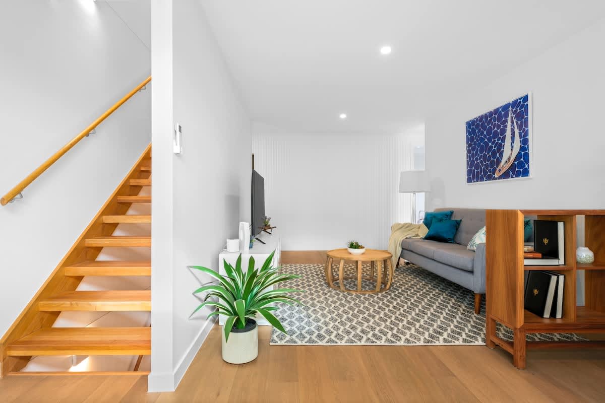 Furnished 3 Bedroom Apartment in Balwyn