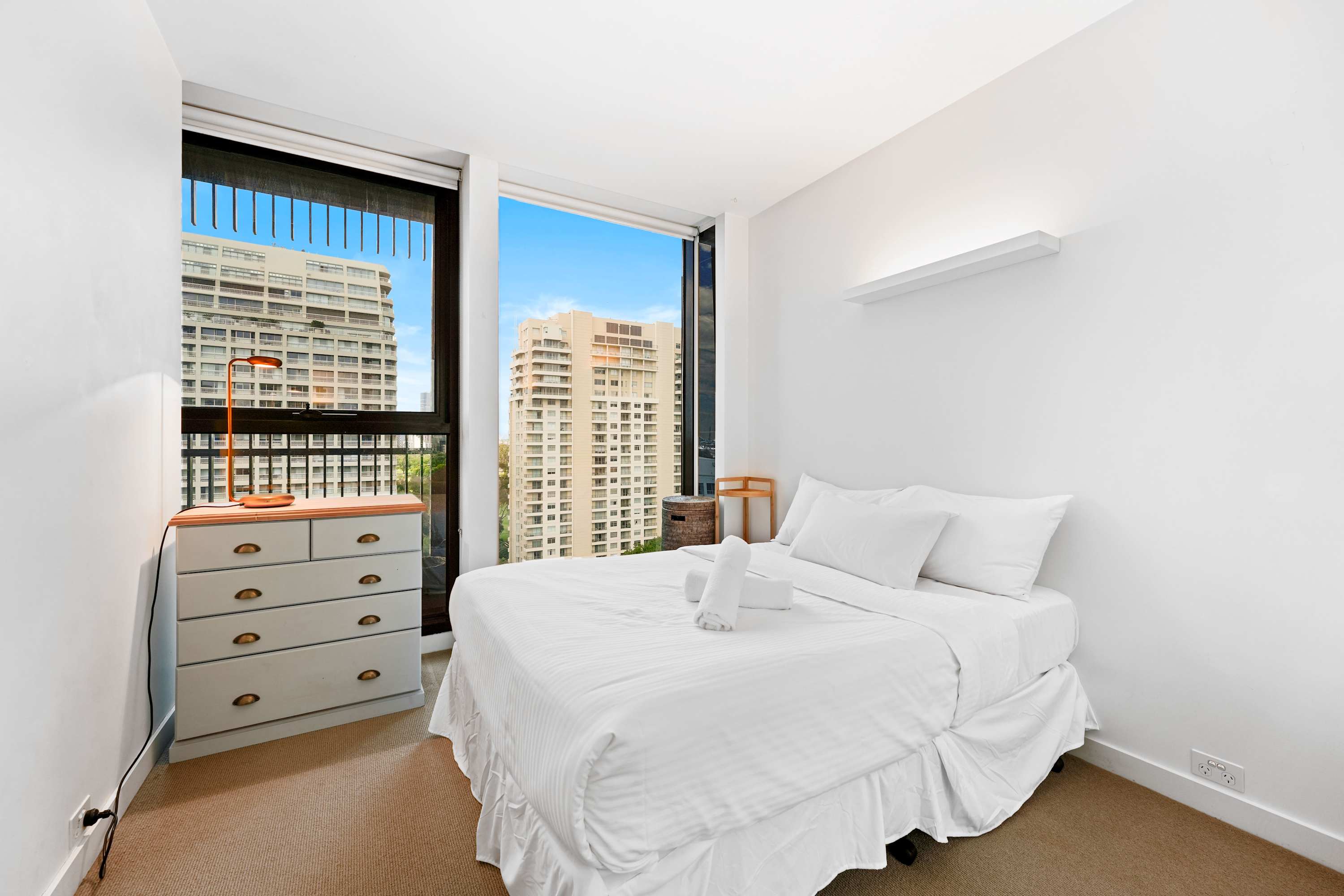 Furnished 2 Bedroom Apartment in Melbourne