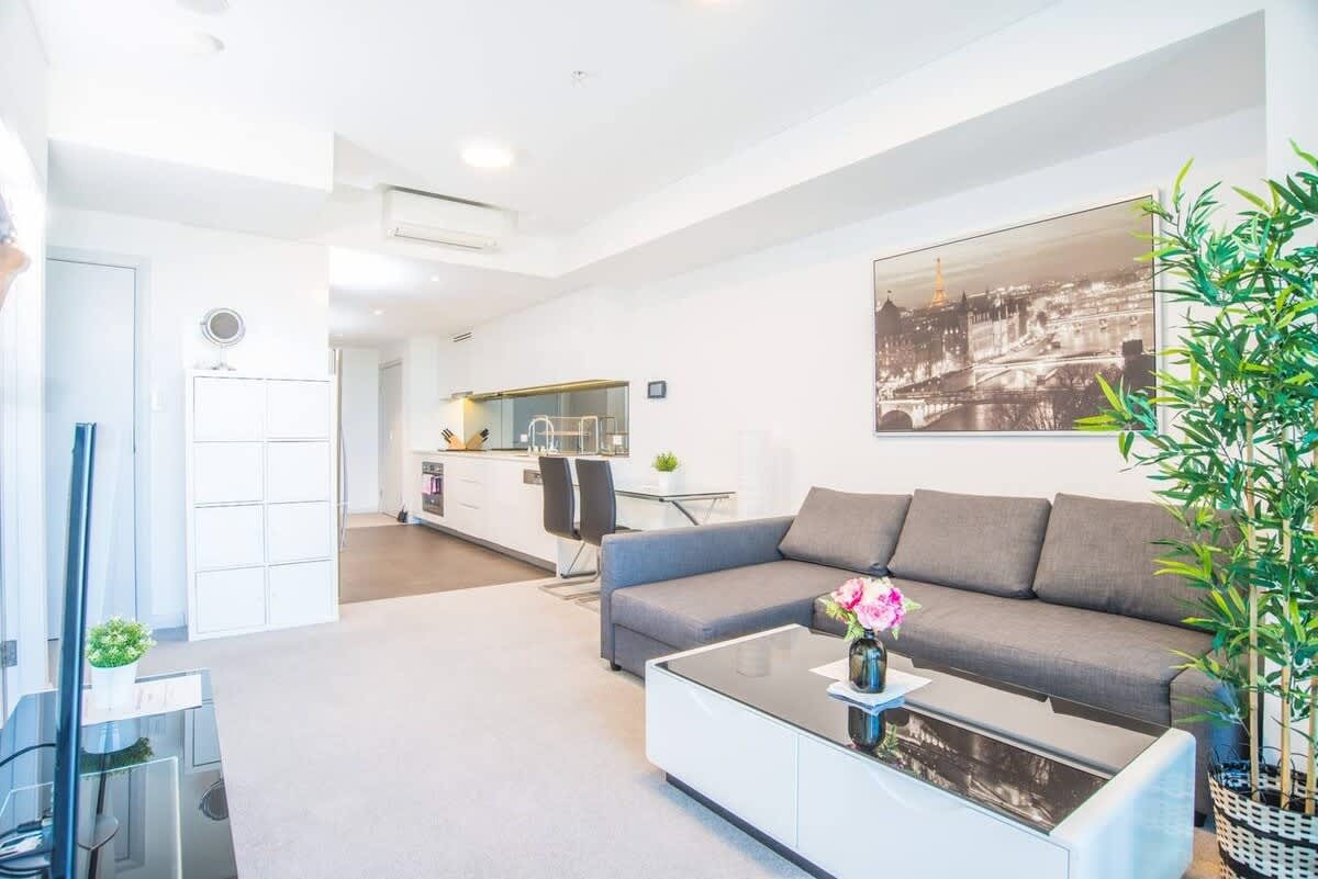 Furnished 1 Bedroom Apartment in Wentworth Point