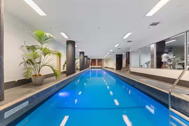 Furnished 2 Bedroom Apartment in Docklands