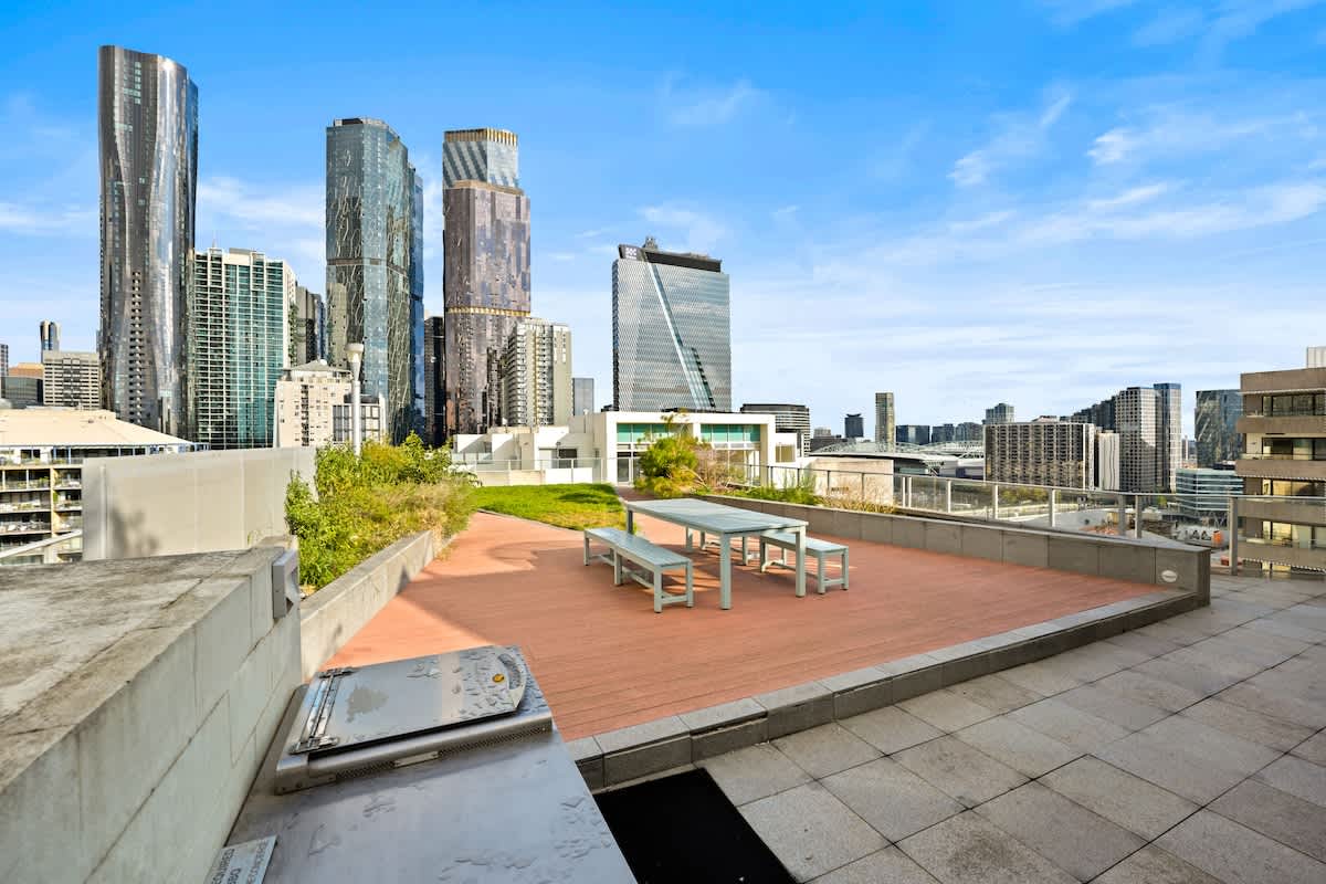 Furnished 1 Bedroom Apartment in West Melbourne