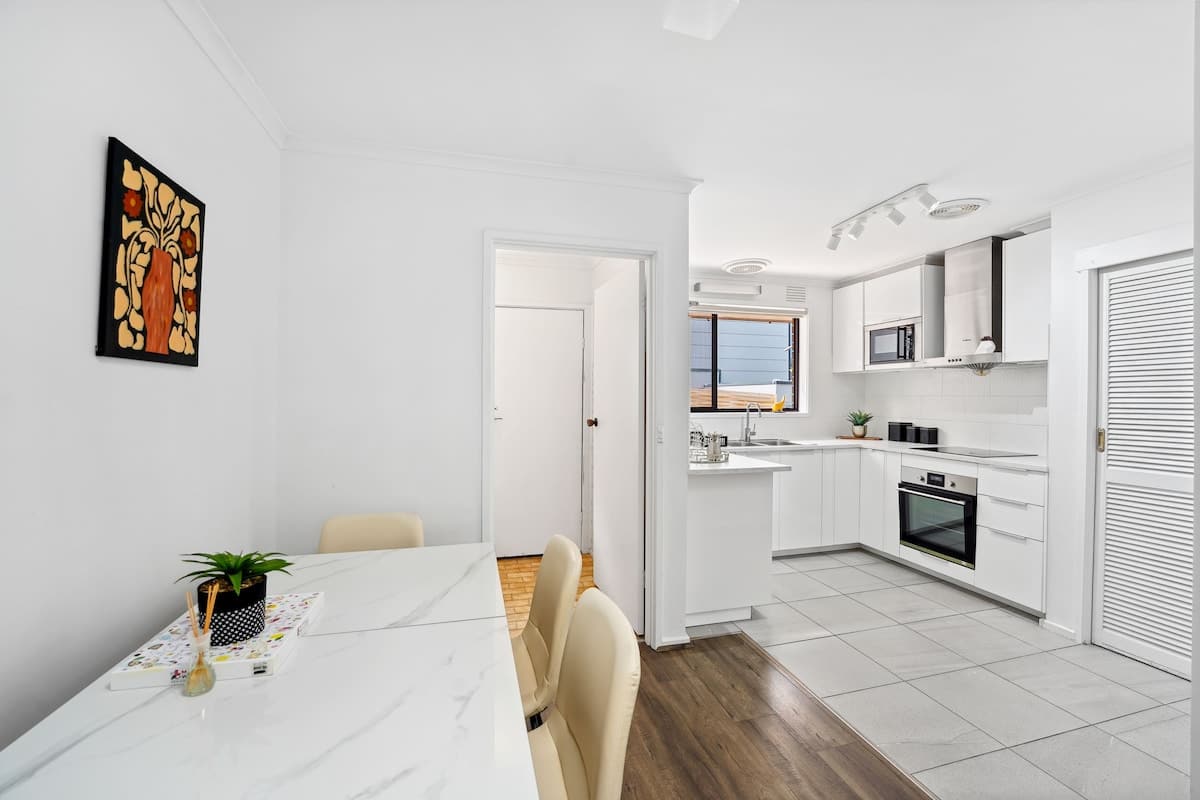 Furnished 2 Bedroom Rental in Yarraville