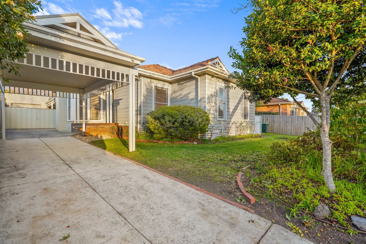 Furnished 4 Bedroom House in Ringwood
