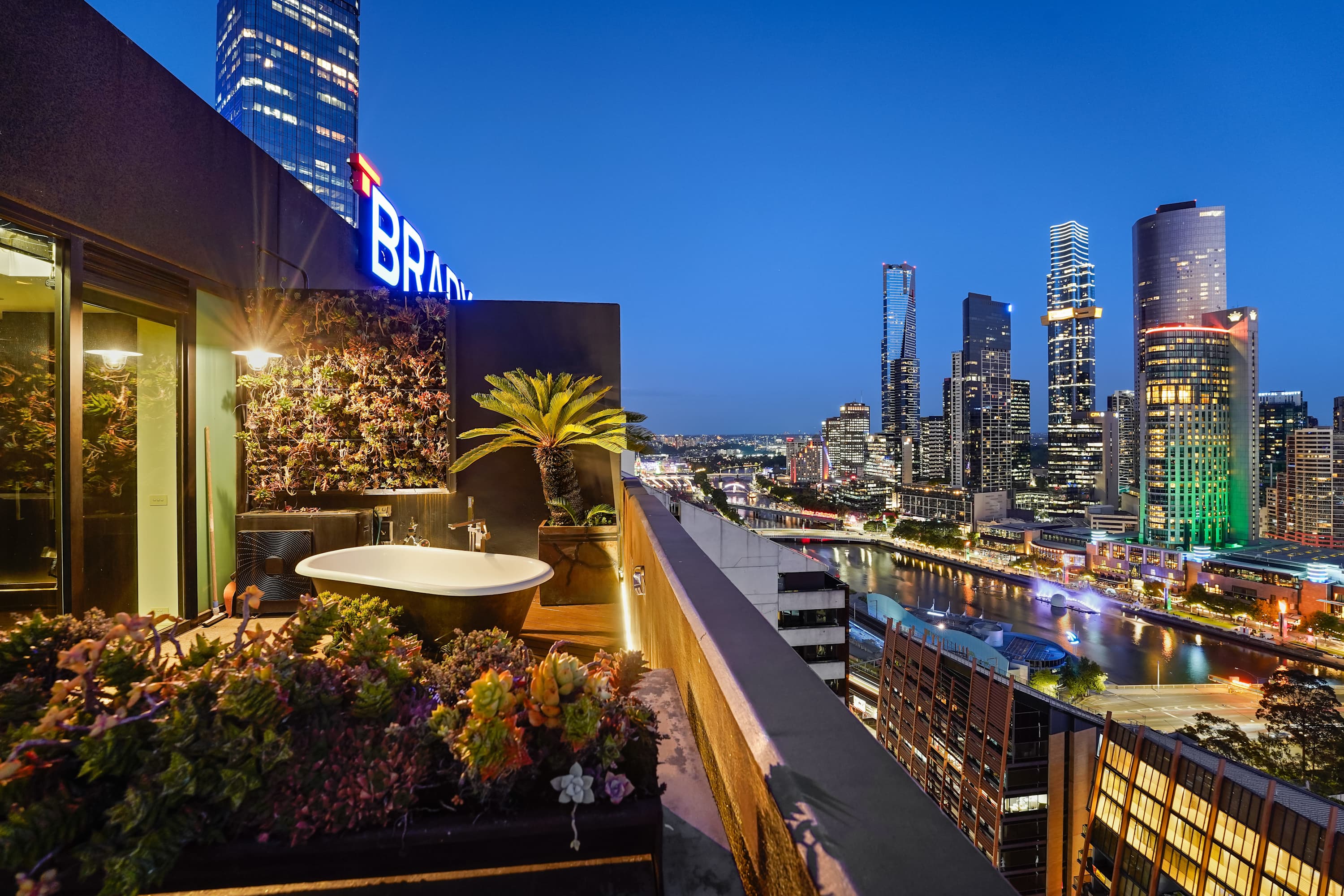 Furnished 1 Bedroom Apartment in Melbourne