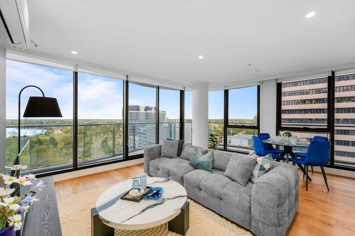 Furnished 2 Bedroom Apartment in Melbourne
