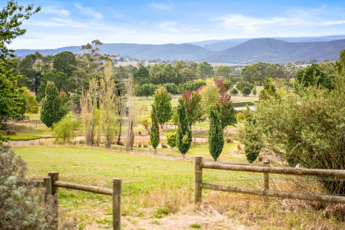 Furnished 2 Bedroom House in Dixons Creek