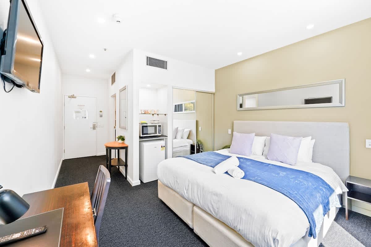 Furnished 1 Bedroom Rental in Docklands